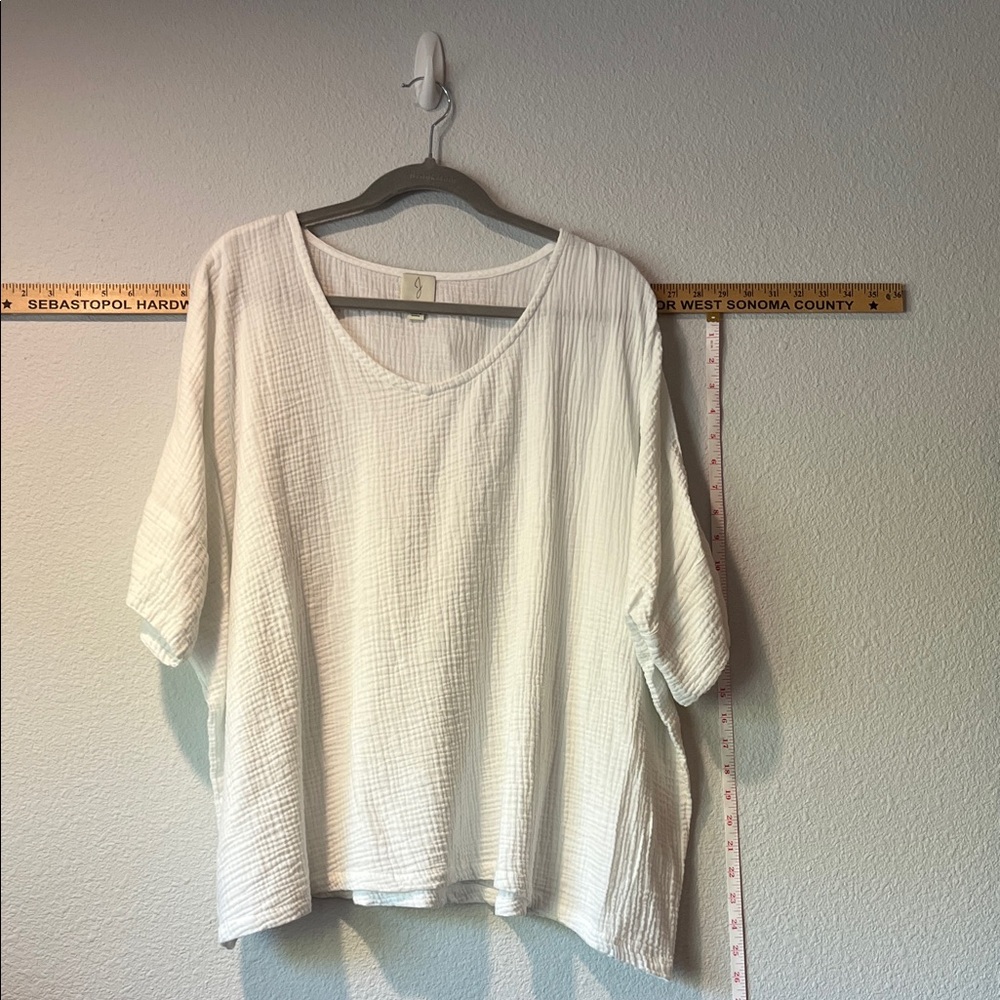 Joie white gauzey cotton tunic. Relaxed fit.